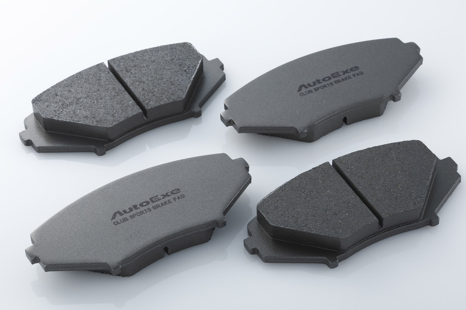 ストリート向けパッドよりも高温域をターゲットにしたAutoExe『クラブスポーツブレーキパッド』